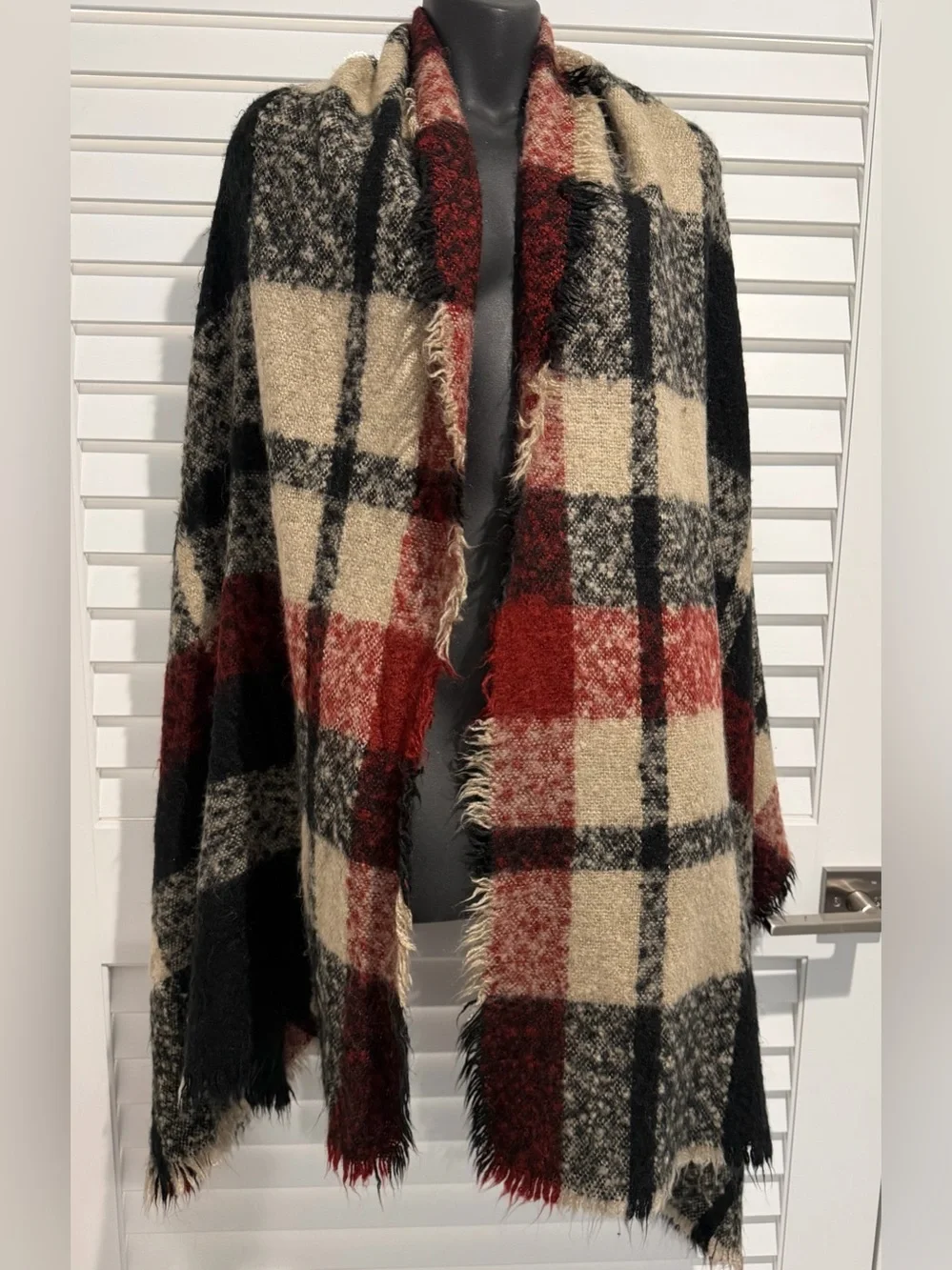 Zara Knit Throw Plaid Shawl Scarf.